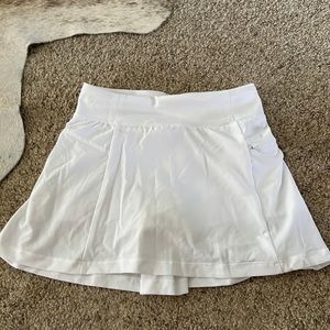 Little girls white tennis or athletic skirt, as new size 6/6X